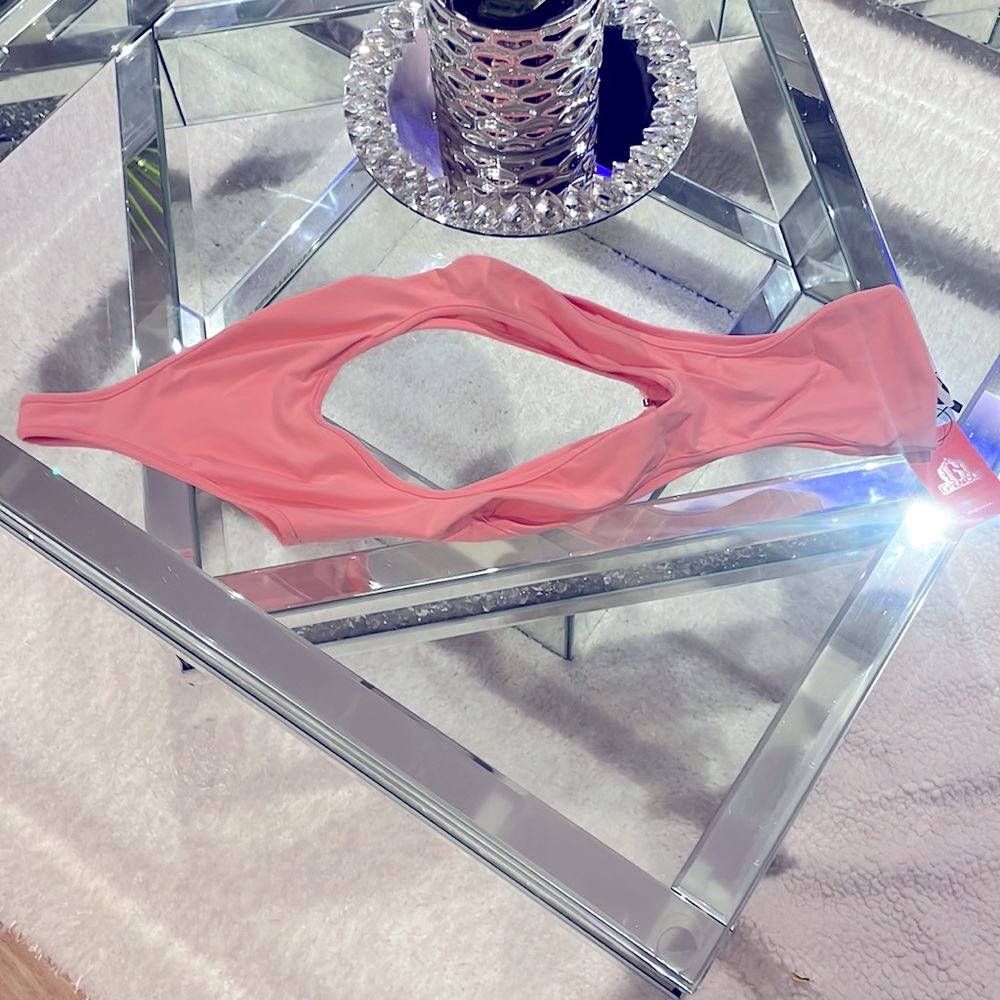 Super cute pink set medium. Can be worn together or separate.